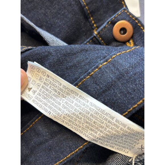 Forever 21 Womens Blue Denim Booty Shorts Cuffed Mid Rise Dark Wash Size 30 - Picture 8 of 8